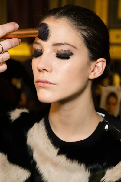 Look 15